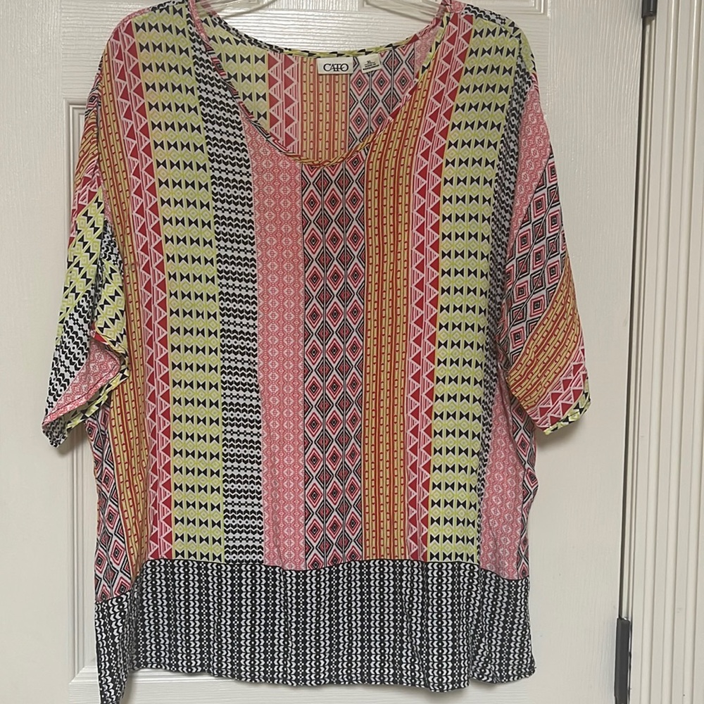 Cato size XL top. Thin material. Great condition!